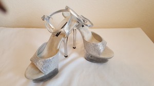 delicious brand heels