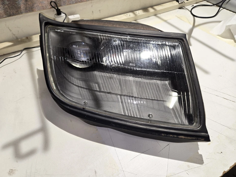 90-96 Nissan 300zx OEM Passenger Side Headlight / Headlamp Assembly - Image 2 of 4