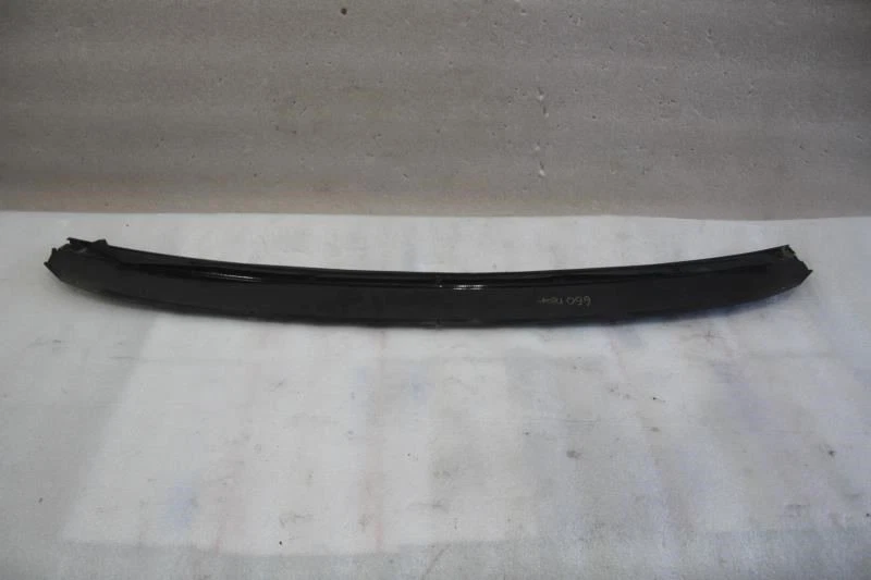 1983 1984 1985 1986 FORD MUSTANG CONVERTIBLE REAR PANEL TRIM Foto 2 de 4