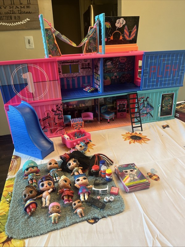 LOL Surprise Clubhouse Playset - Lots Of Extra Dolls And Accessories Included!!