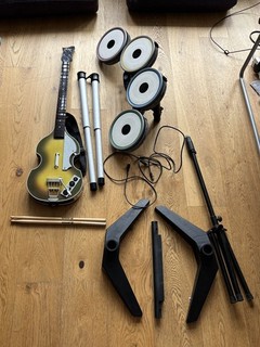 Xbox 360 The Beatles Wireless Rock Band Hofner Guitar Drums Set