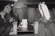 A01 A0198 – King Faisal And Yasser Arafat Diplomatic Meeting