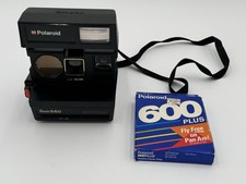 Polaroid Sun 660 Autofocus Instant Film Camera w/ Pack of Instant Color Film 600