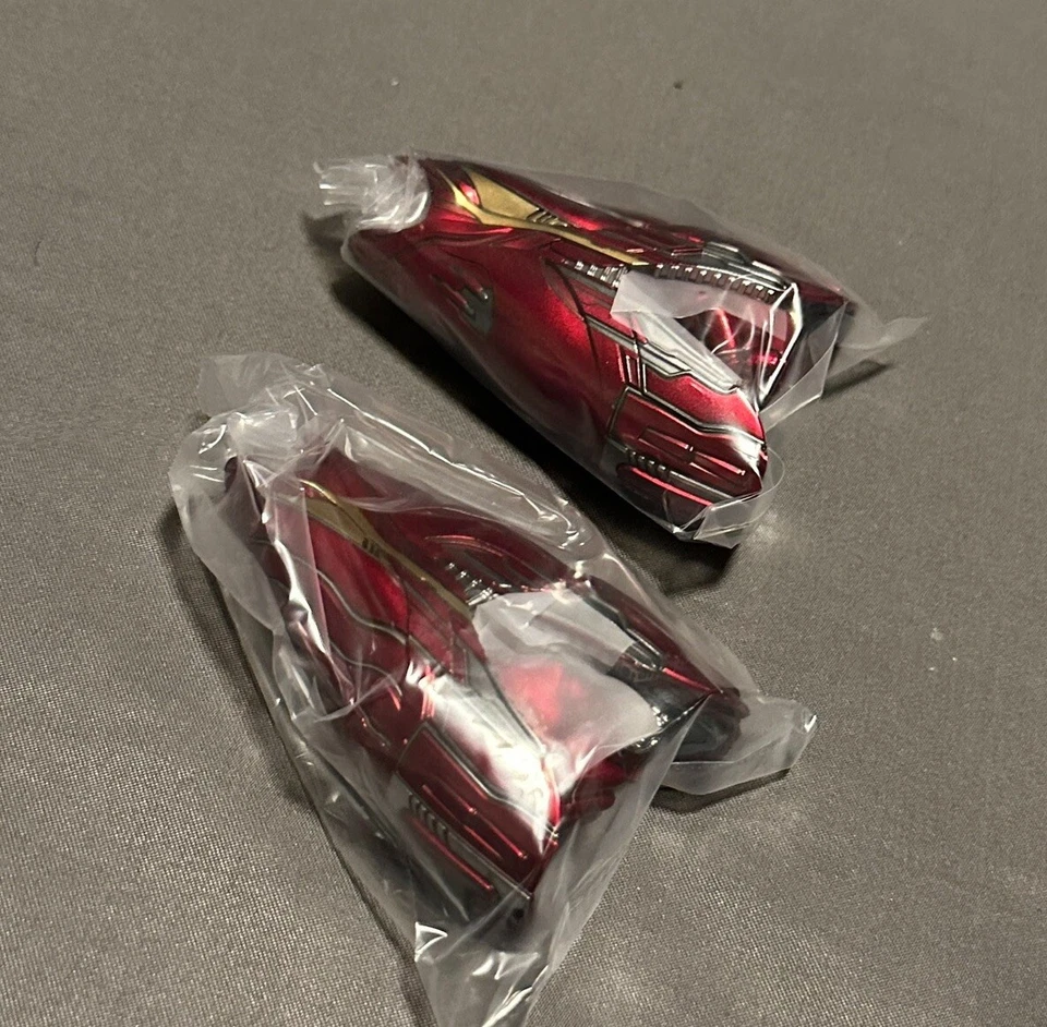 HOT TOYS IRON STRANGE GATOR GUNS X 2 ALSO FIT IRON MAN MK 50 MK L NEVER USED - Image 2 of 2