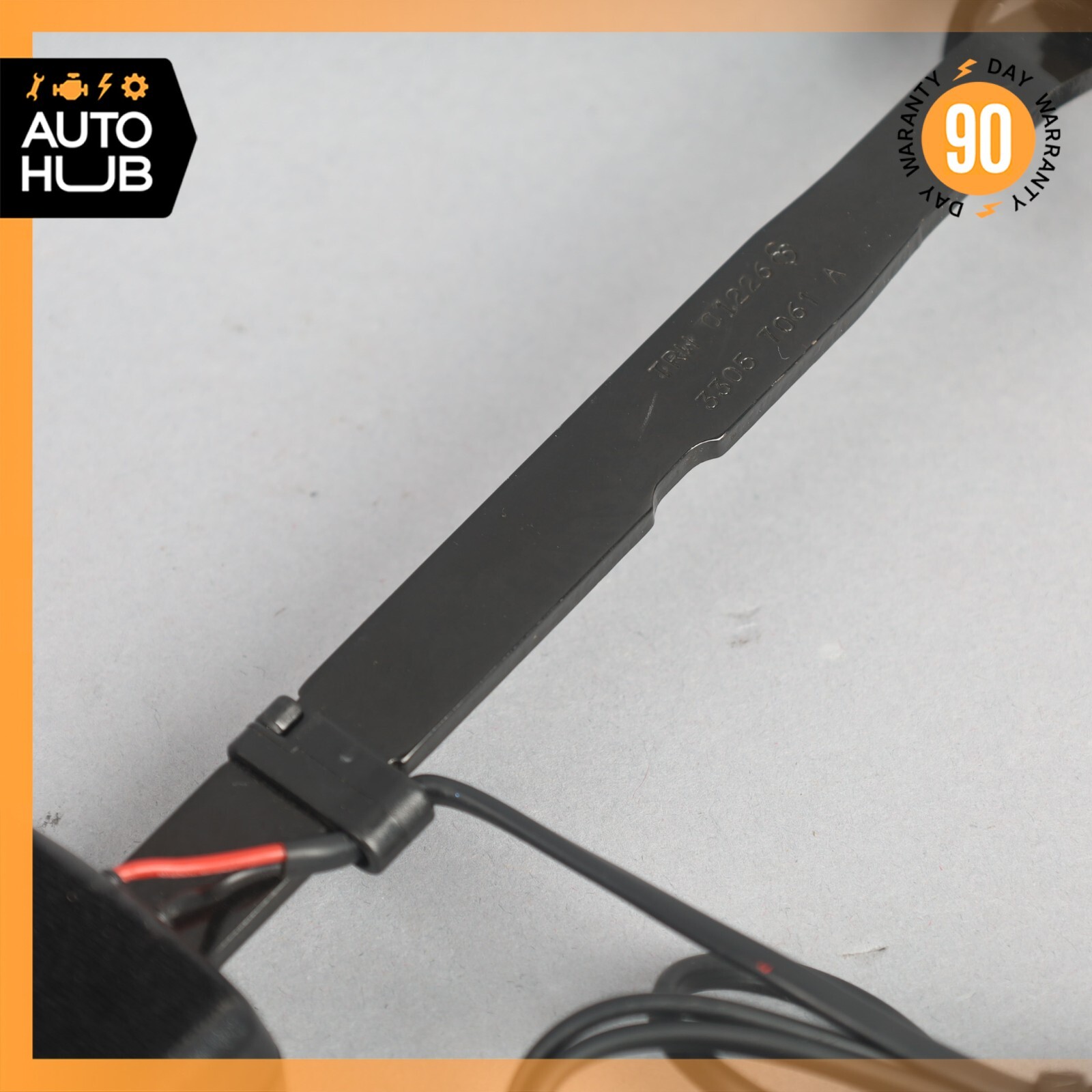 03-13 Maserati Quattroporte M139 Front Right Side Seat Belt Buckle OEM