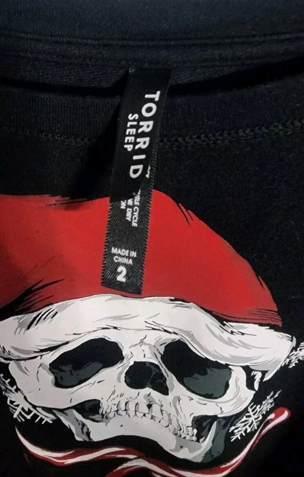 Camisa de dormir Torrid Skull Santa para mujer talla grande 2 Foto 3 de 4