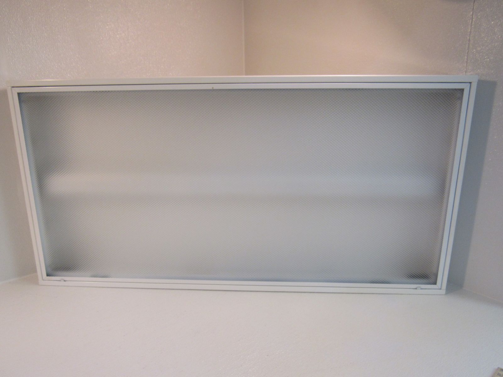 Cooper Lighting 48in Fluorescent Ceiling Fixture White 2M-232A125-277V-GL-MO-M2r