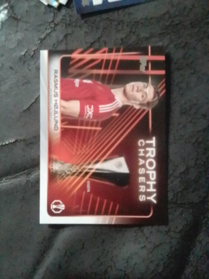2024-25 Topps UEFA Trophy Chasers RF-18 Rasmus Hojlund Manchester United Card