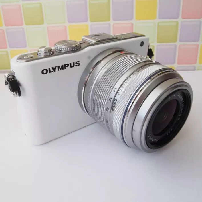 OLYMPUS PEN Lite E-PL3 Camera White Lens KIT1 2.3MP M.ZUIKO DIGITAL 14-42mm  II R