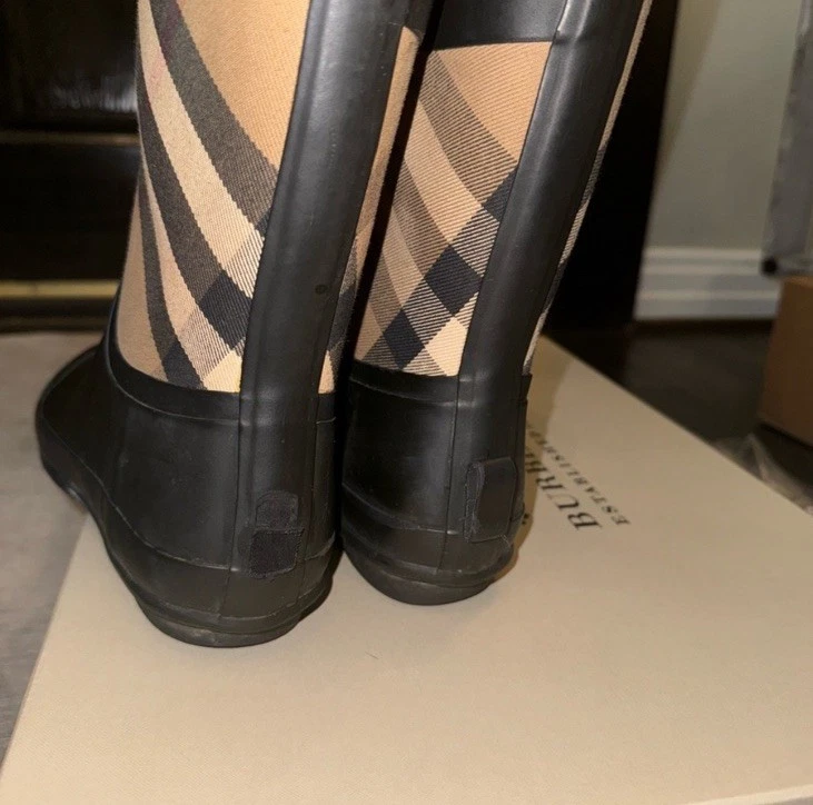 🔥 Botas de lluvia Burberry 38 8 🔥 Foto 3 de 4