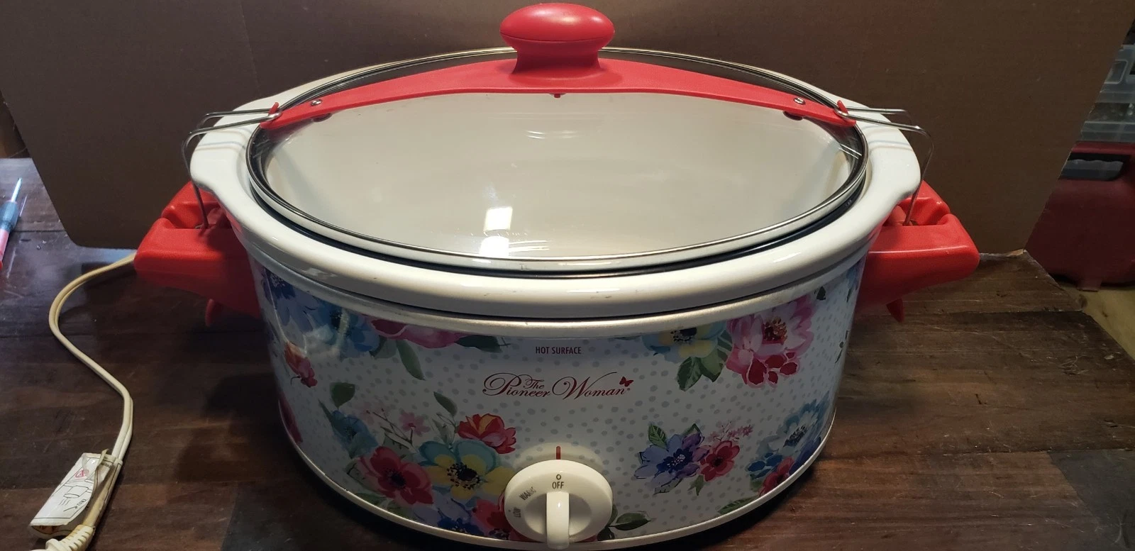 The Pioneer Woman Rare Melody Pattern 6 Quart Crock Pot Slow Cooker With Lid
Opens in a new window o