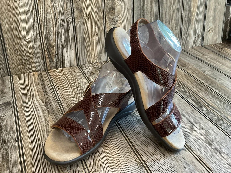 SAS Flat Womens Laguna Brown Comfort Walking Adjustable Buckle Sandals Size 9.5 - Image 3 of 4