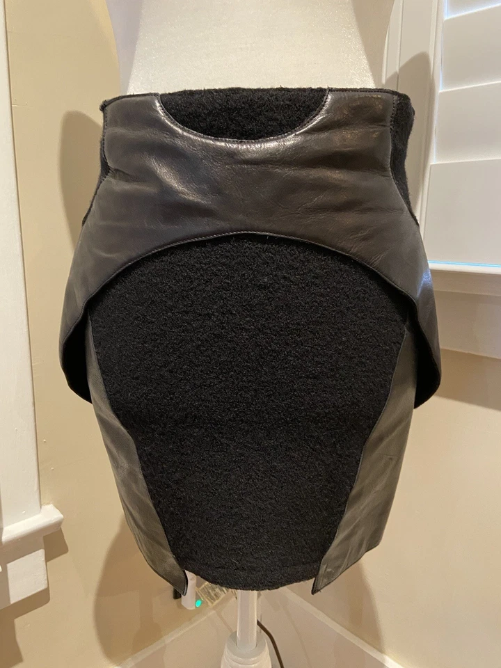Minifalda Neil Barrett negra de lana y cuero - Talla 40/US 6 Foto 2 de 4