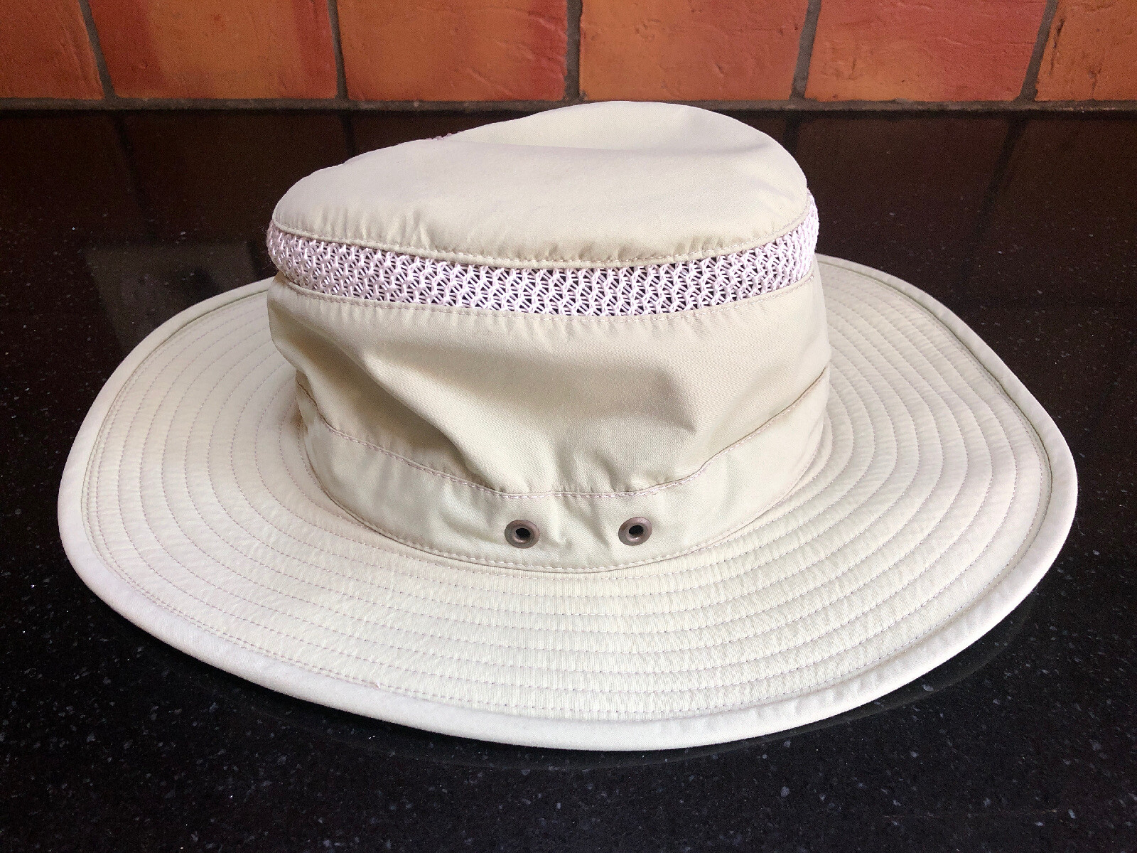 Tilley Airflo Hat Khaki/Light Green 