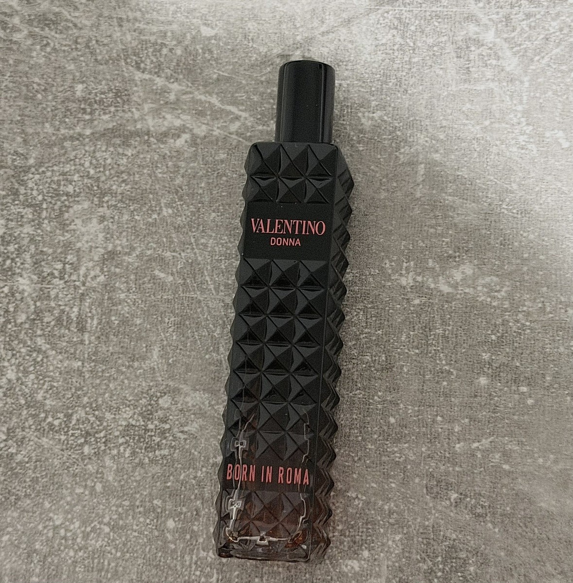 Valentino Donna Born In Roma Intense 0.5 Oz / 15 ML Eau de Parfum