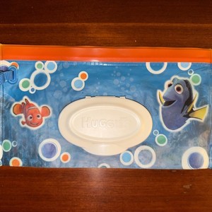 Huggies Clutch N Clean Finding Dory Refillable Pouch Baby Wipe Travel Container
