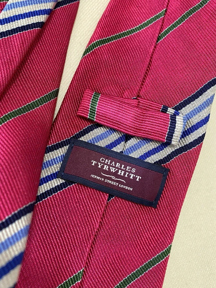 Corbata para hombre Charles Tyrwhitt a rayas rosa hecha a mano en Inglaterra ex estado Foto 2 de 4