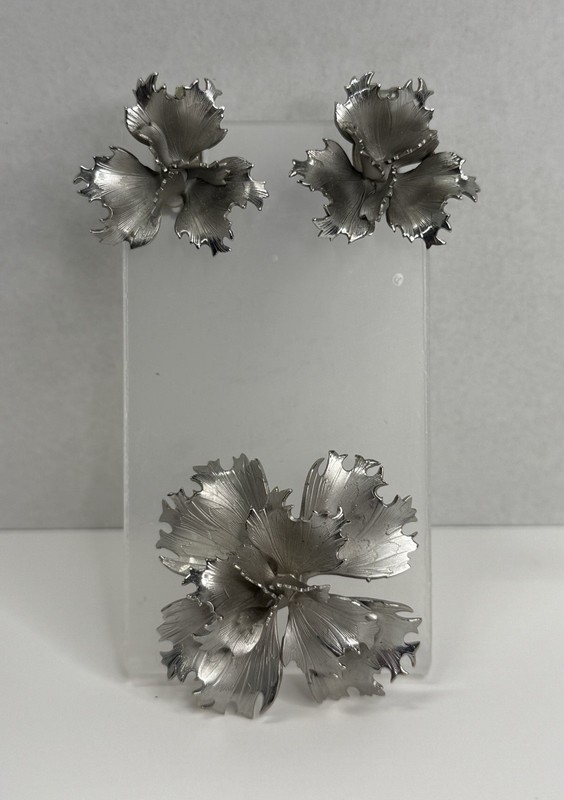 Vintage Giovanni Silver Silvertone Flower Brooch Pin Clip On Earrings Set
