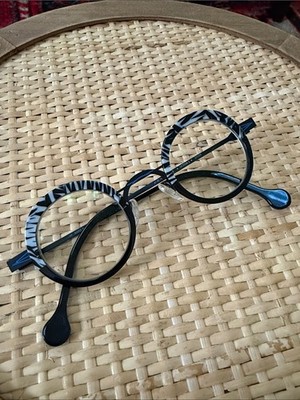 Anne et Valentin Dessin 5 41eye Round Black & White Patterned Women s Eyeglasses