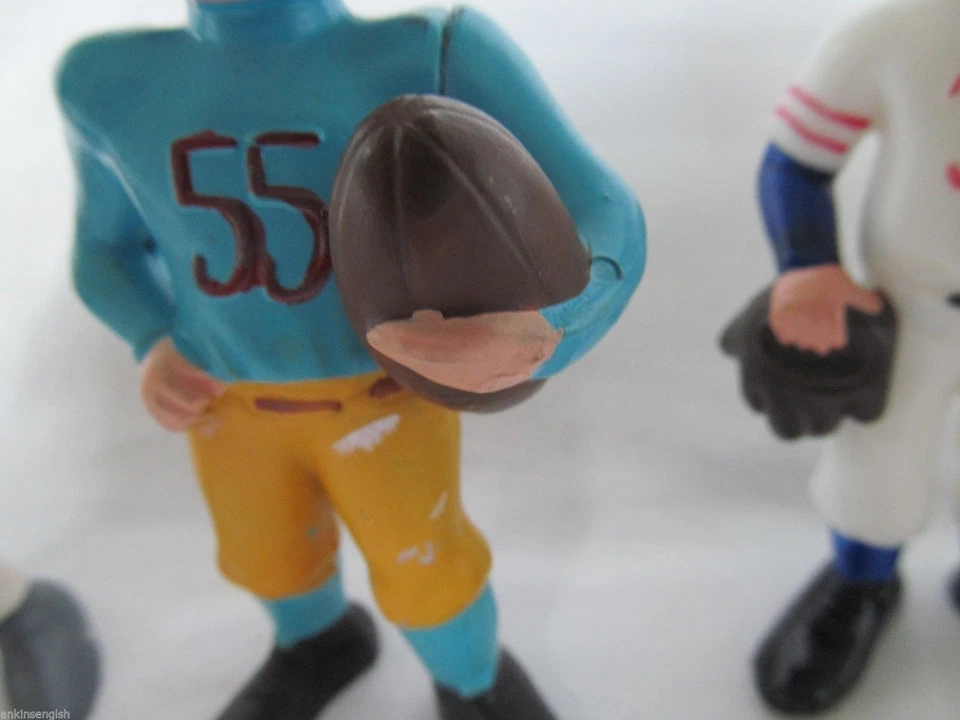 Lote De Colección Wilton Cake Toppers Baloncesto Fútbol Béisbol Adolescente Swingers Foto 3 de 4