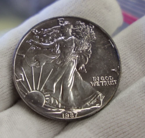 1987 US Silver Eagle $1 Nice Unc Semi Key Date (Toned)