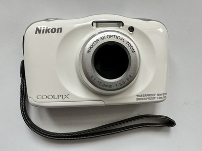 Nikon Coolpix S33 13.2MP Waterproof Camera WHITE Tested & Works