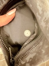 Lululemon Define Jacket Nulu With Hood Print Size 4 excellent Condition