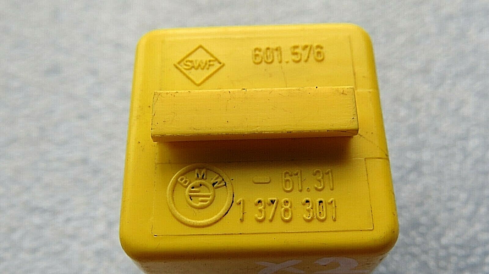BMW 3er 5er E32 E34 - RELAY Relais 1378301 61311378301 SWF 601.576 
