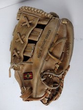 Easton EX531 13 Inch Baseball Glove RHT Black Magic