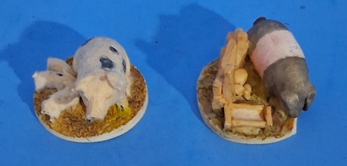 Two Small Pig Figurines Made & Handpainted in Scotland, 1986 - Picture 4 of 6