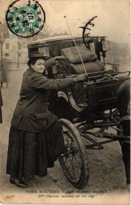 Old postcard AK PARIS New Les Femmes Cocher. Mrs. Charnier upright (679905)