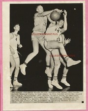 1957 Eastern Illinois State College Basketball Wire Photo Vs Southeastern OK