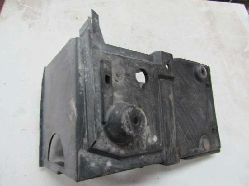 Cubierta inferior de bandeja de batería de motor Volvo C70 C30 S40 V50 2007-2012 2,5 L T5 30667941 Foto 3 de 4