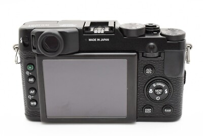 Fuji Fujifilm X10 12.0MP Digital Camera black w/ charger From