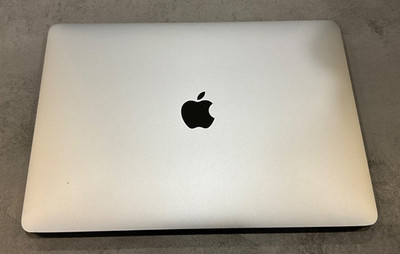 Apple MacBook Air Retina 13,3  i3 1,1 Ghz 256 GB SSD 8 GB Ram SILBER 2020