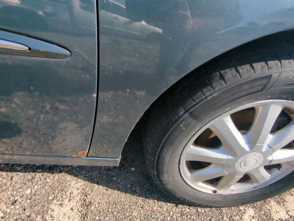 Guardabarros de pasajero Buick Lacrosse HR7ZA 2005-2009 Foto 2 de 2