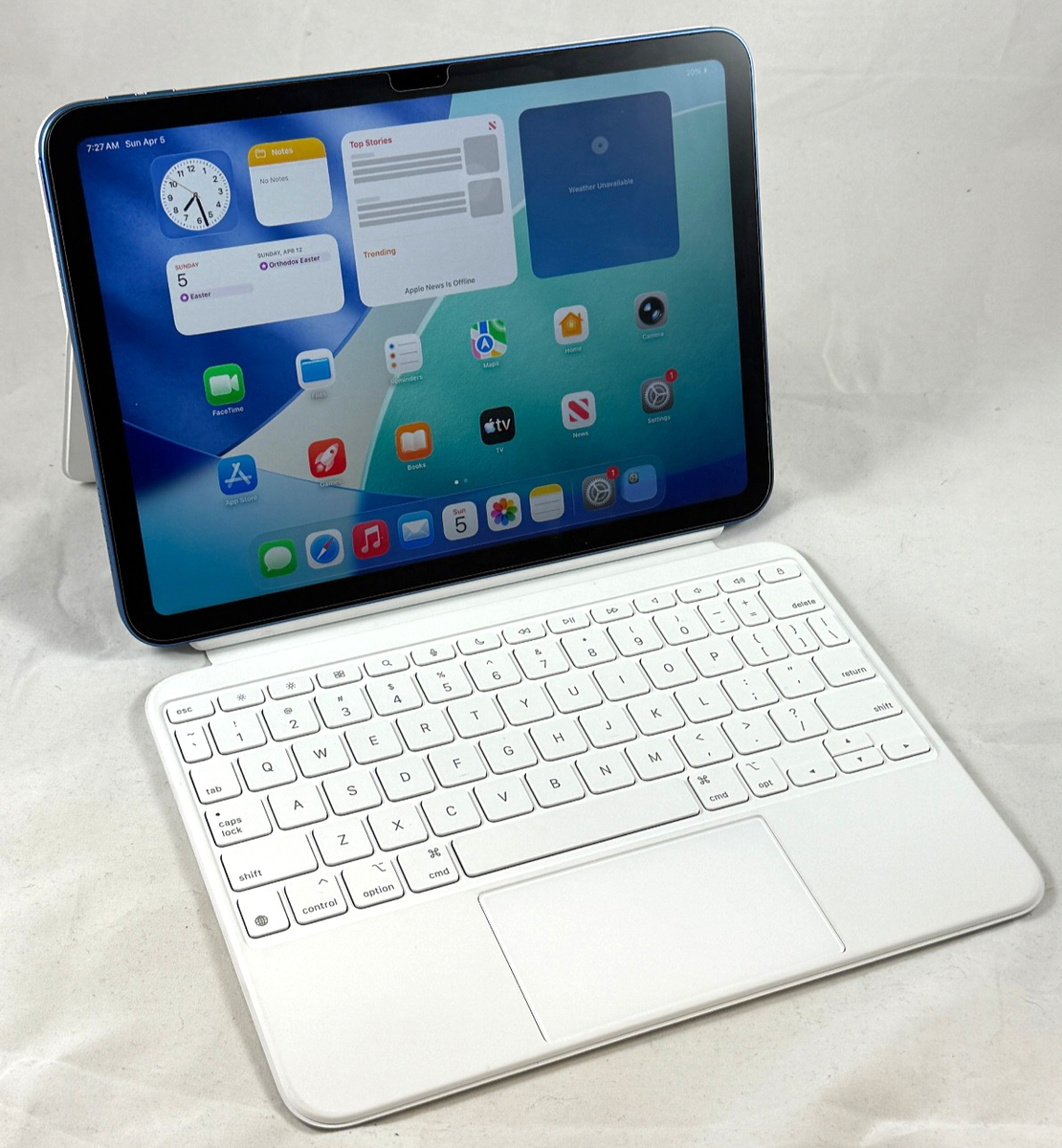 Apple iPad A16 11th Gen. Blue (128GB, WiFi + Apple Magic Keyboard