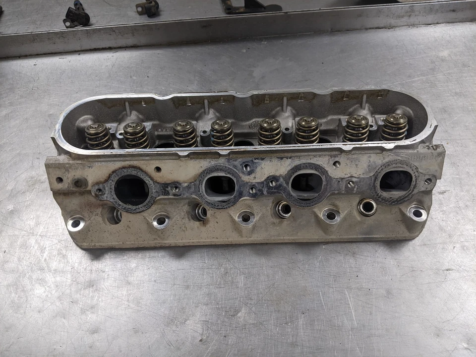 Головка блока цилиндров для 00-06 GMC Yukon XL 2500 6.0 317 4WD - Изображение 2 из 4