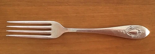 A3 - 1910 Lunt Sterling Silver Mount Vernon  7-1/8" Dinner Fork 1.442 oz Monogra