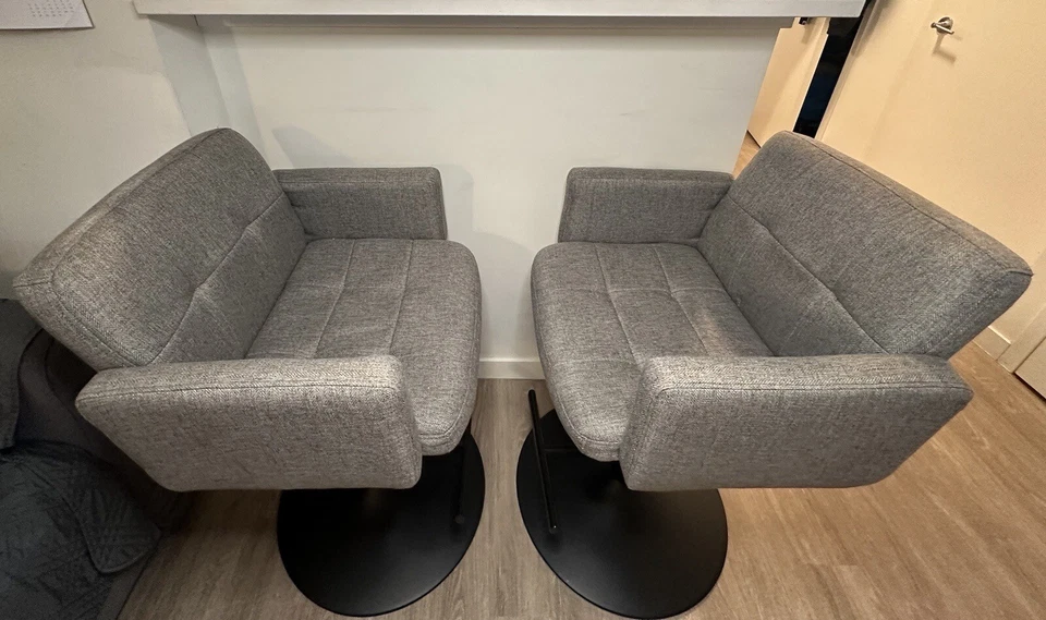 Juego de 2 taburetes de bar ajustables LumiSourceyStout - Gris $300 Foto 4 de 4