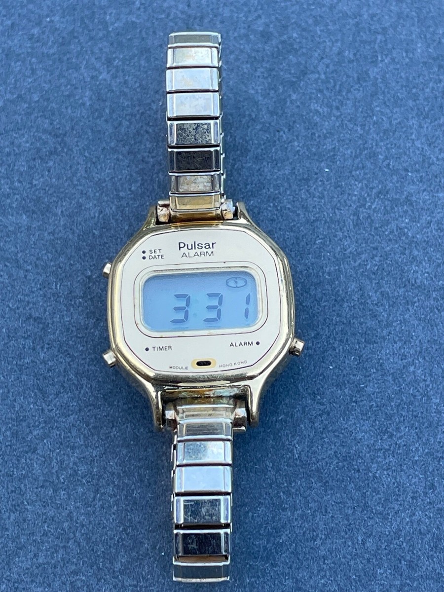 VINTAGE SMALL LADIE'S ALARM COUNTDOWN DIGITAL WATCH 