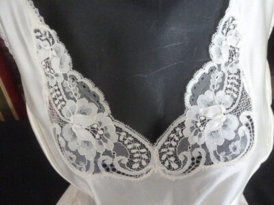 Fond de robe - combinaison dentelle - Vêtements