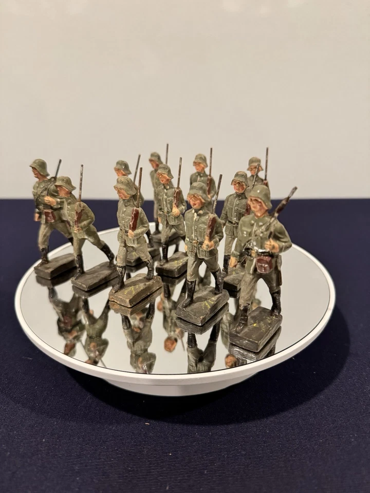 Soldados alemanes de preguerra Leyla - 9 soldados 2 suboficiales LEYLA ELASTOLIN LINEOL ALEMANIA Foto 2 de 4