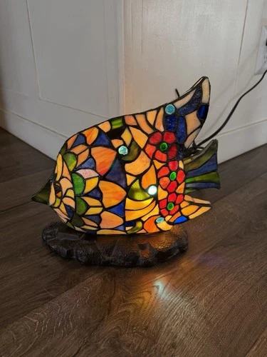 Vtg Tiffany Style Stained Glass Tropical Fish Table Lamp With Bulb