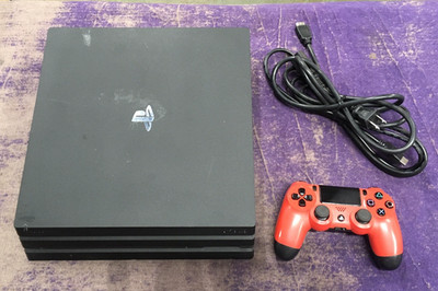 Sony PlayStation 4 PS4 PRO CUH-7015B 1TB Ver. 13.02 Console Bundle