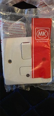 MK Logic Plus 13A DP Switched Fused Spur White