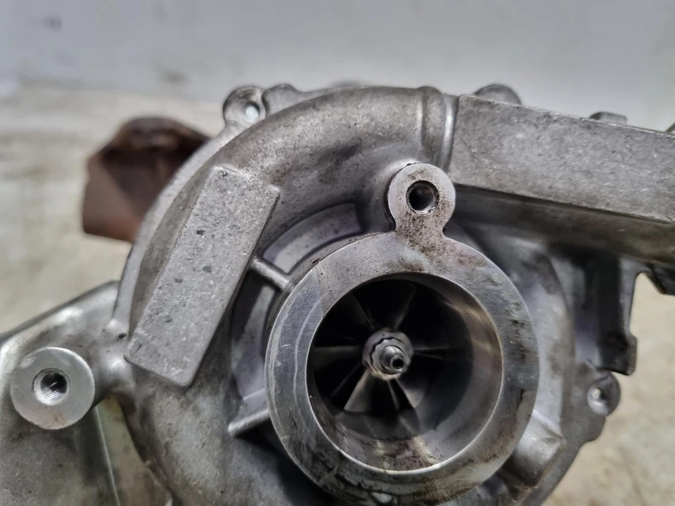 Renault Trafic Turbo Turbocharger 2.0 Diesel M9R692 2013 144110463R - Image 3 of 4