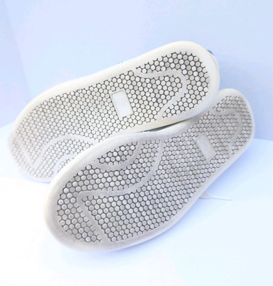 Master ofArts white leather sneaker sz9with hounds tooth and embroidered bees - Image 4 of 4