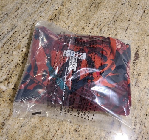 Women's XS D & Co Red Blue Floral Rose Print Tight Knit V Neck Sweater New - Picture 9 of 9