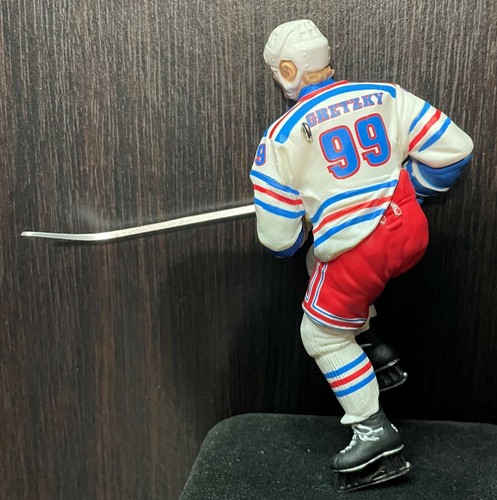 1997 Hallmark Keepsake Ornament Wayne Gretzky Hockey Greats New York Rangers - Picture 3 of 5